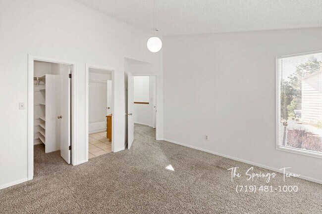 Building Photo - 5448 Fiesta Ln