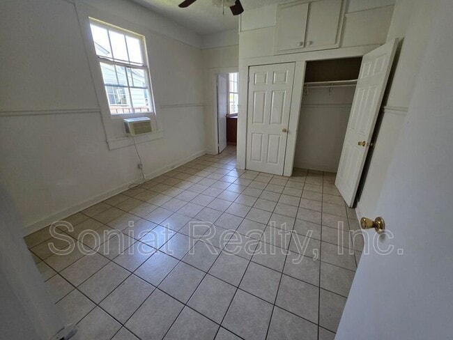 Building Photo - 4523 Baudin St