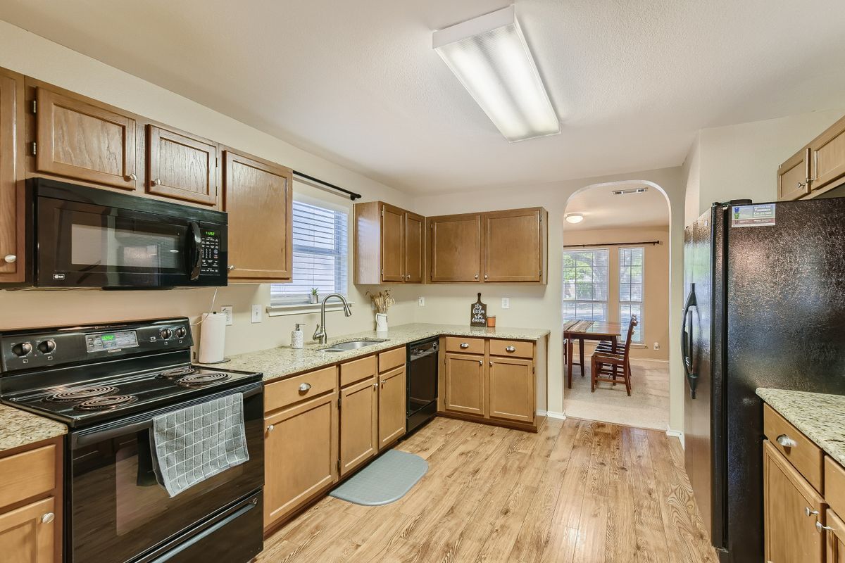 Building Photo - 10430 Tiger Field