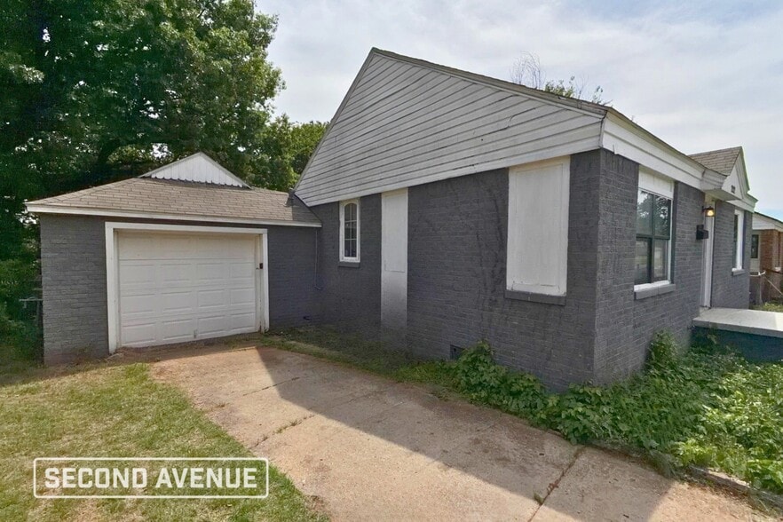 Building Photo - 2212 Miramar Blvd