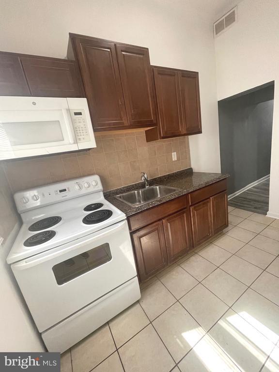 Building Photo - 519 Mosher St