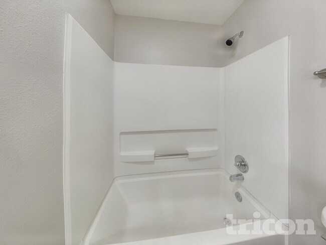 Building Photo - 1909 Blue Pine Ln