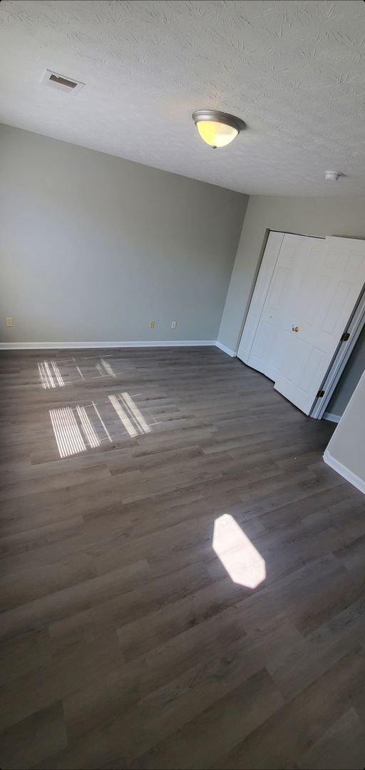 Building Photo - 118 Tanbark Dr