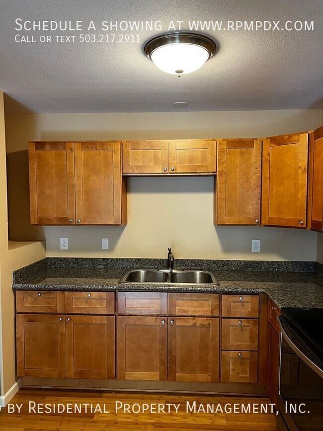 Building Photo - 9810 SW 55th Ave