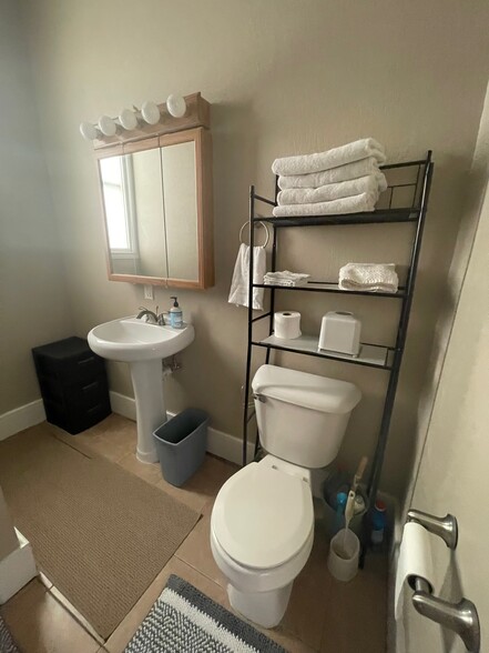 Building Photo - 644 W Galena St