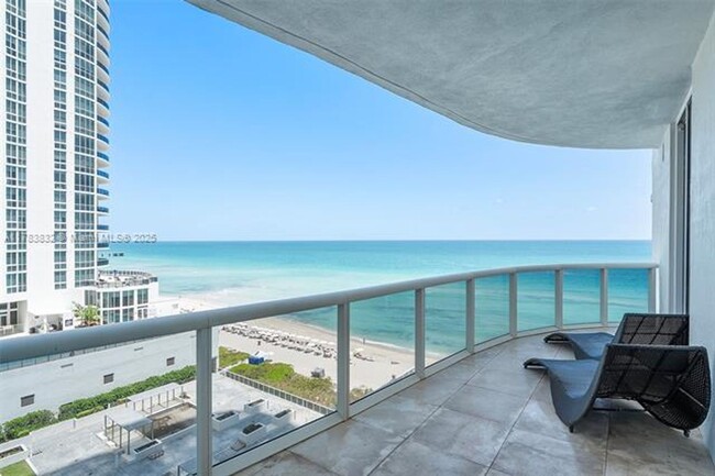 Building Photo - 15811 Collins Ave