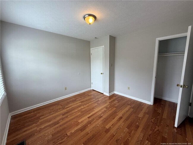 Building Photo - 849 Stoneykirk Dr