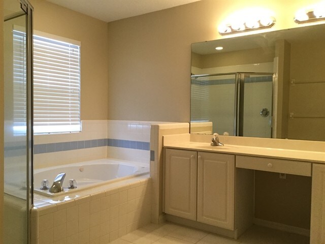 Building Photo - 7728 Glynde Hill Dr