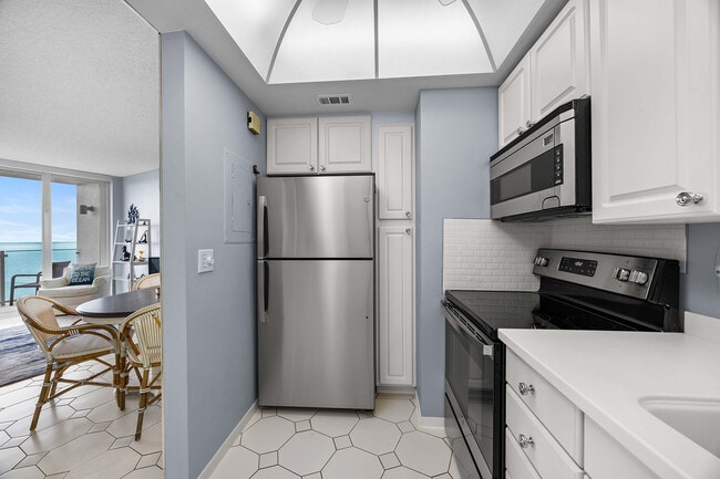 Building Photo - 58 N Collier Blvd