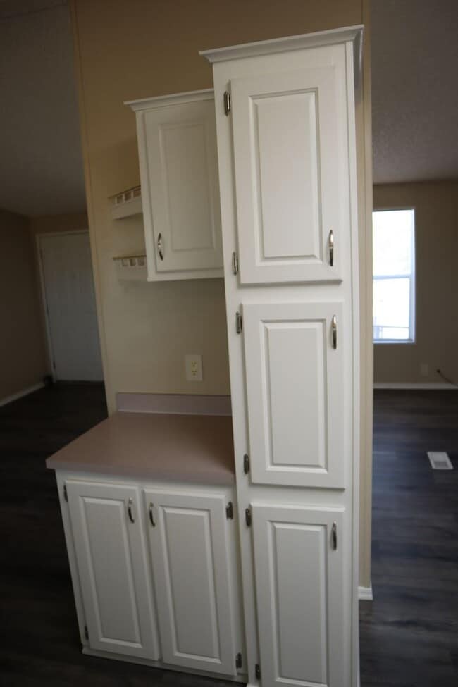 Building Photo - 545 N Sabin St