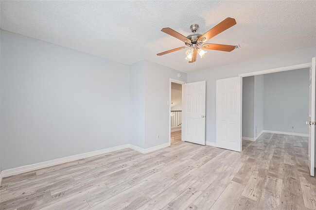 Building Photo - 2115 Streamcrest Ln