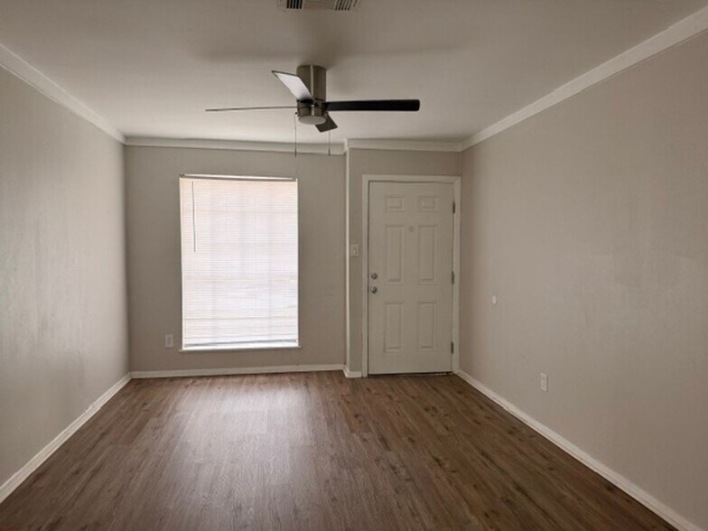 Building Photo - 8706 Elbert Cir