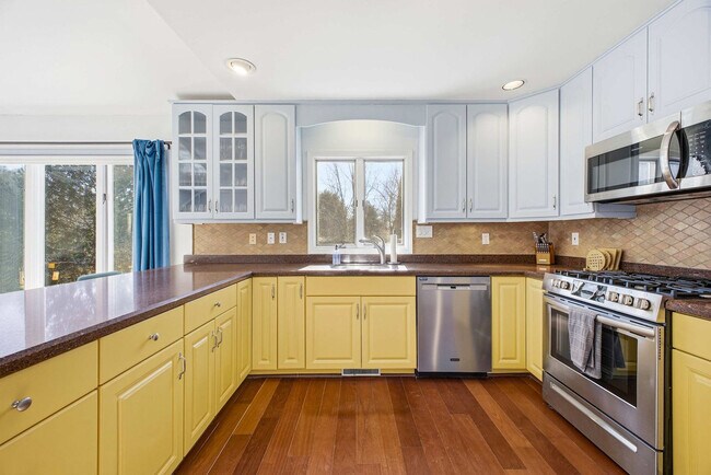 Building Photo - 12 Apple Tree Way