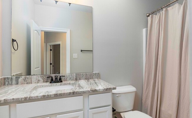 Building Photo - 135 Maddox Jude Dr