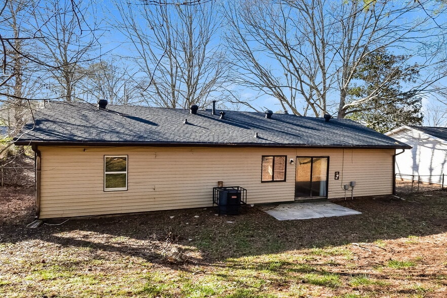 Building Photo - 113 Adrian Dr