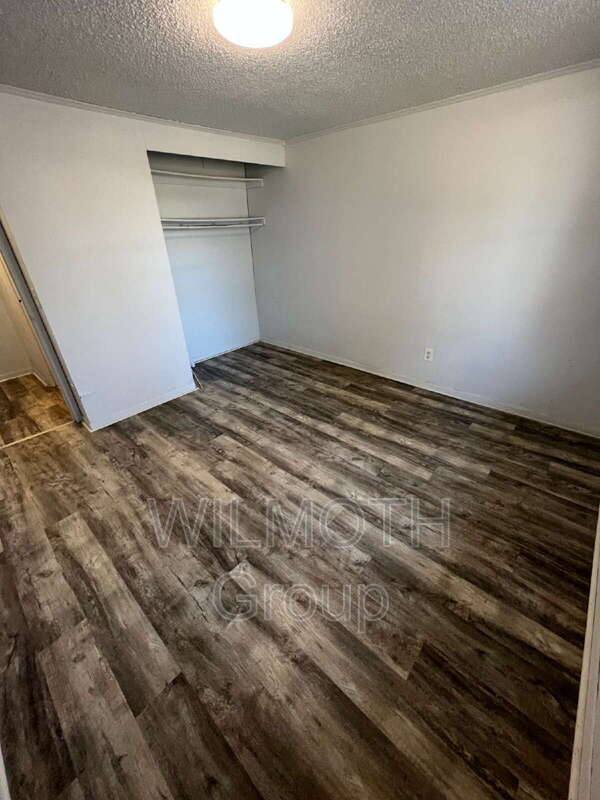 Building Photo - 2000 Indianapolis Rd