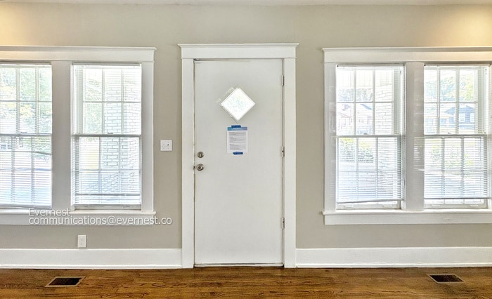 Building Photo - 1520 36th St N