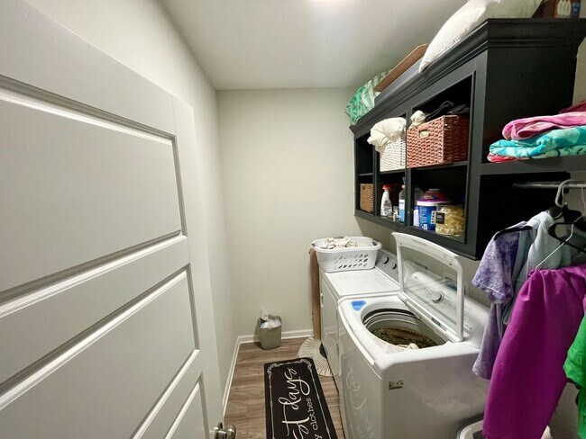 Building Photo - Beautiful 3/2 Home for Rent next to Brandon High School!