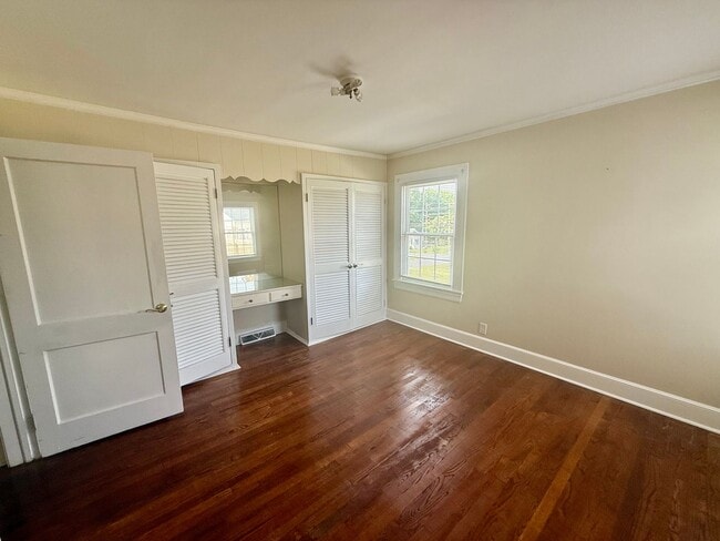 Building Photo - Three bedroom, 1 bath house in Graham