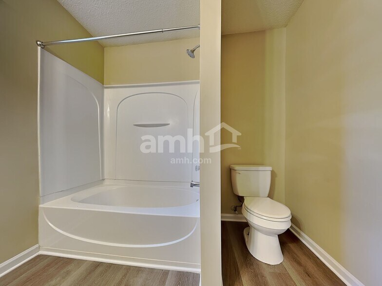 Building Photo - 3600 Mountain Brook Cir