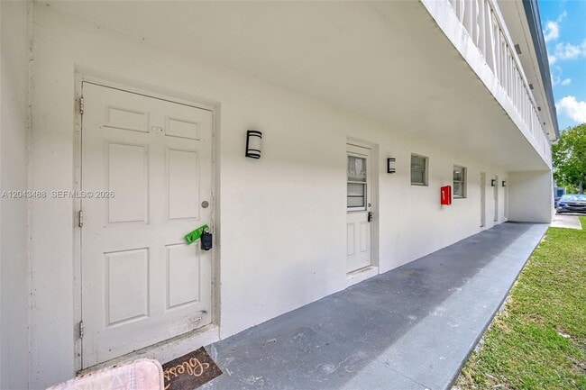 Building Photo - 861 SW 74th Terrace
