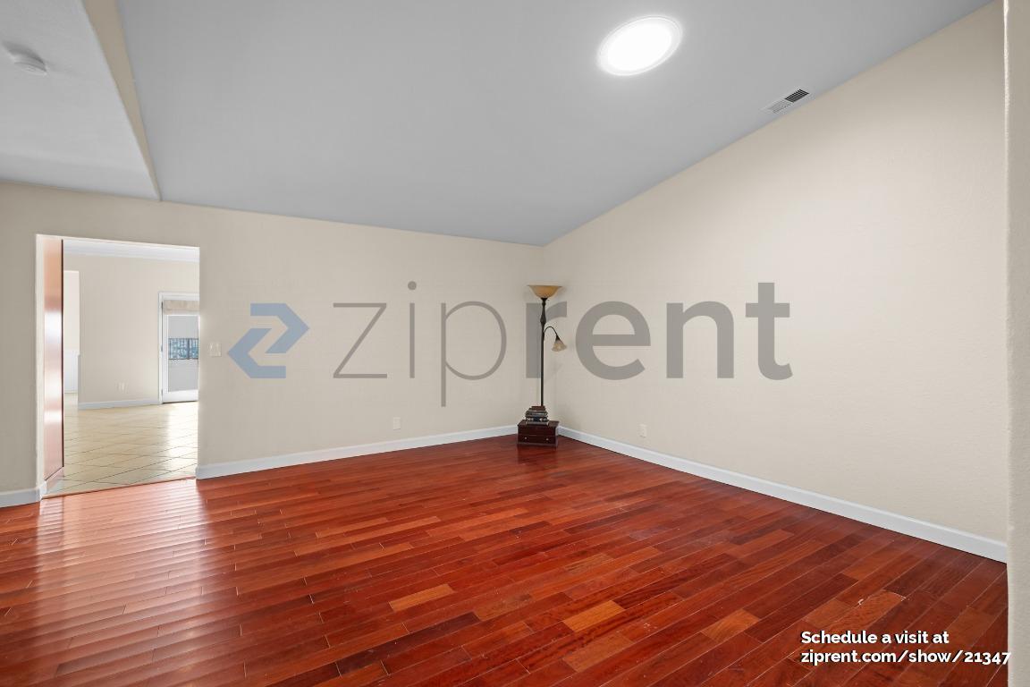 Building Photo - 112 Sunflower Ct