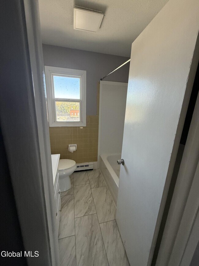 Building Photo - 22 Church St Ext