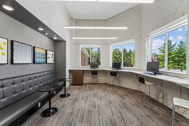 Building Photo - Fountain Place