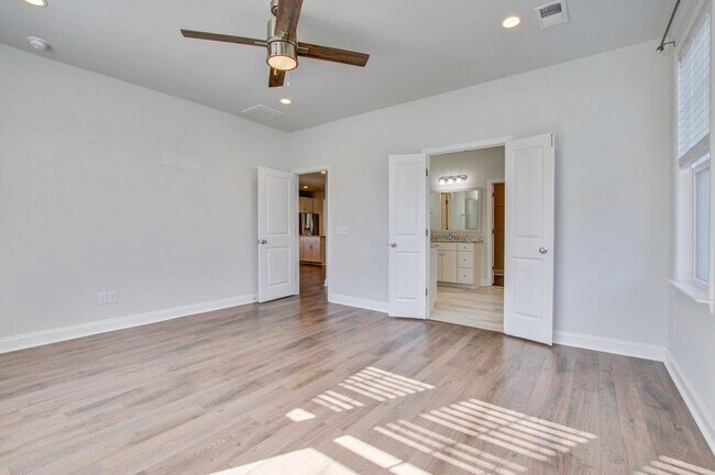 Building Photo - 612 Heartwood Ln