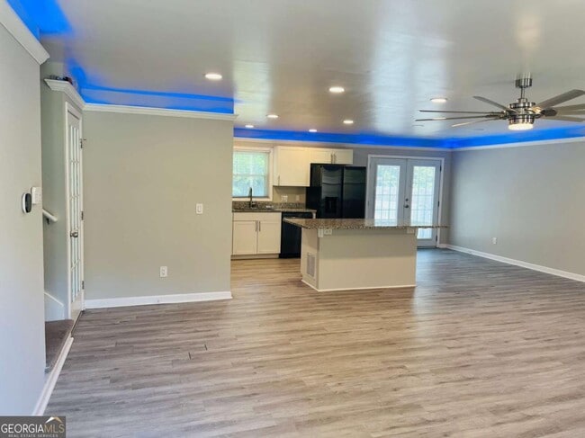 Building Photo - 147 N Lake Dr