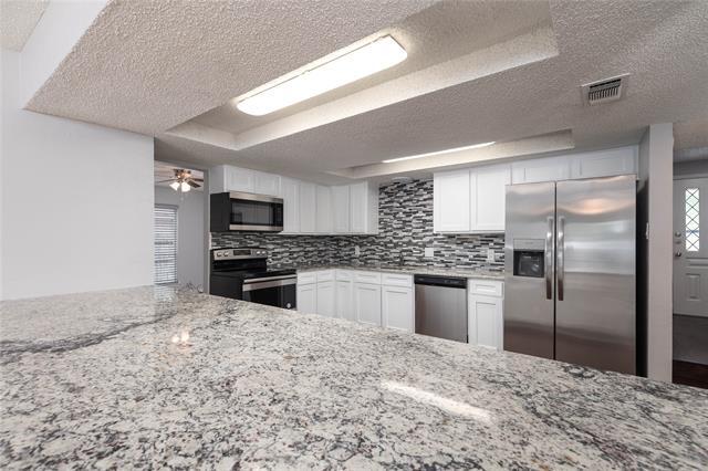 Building Photo - 2225 Park Hill Dr