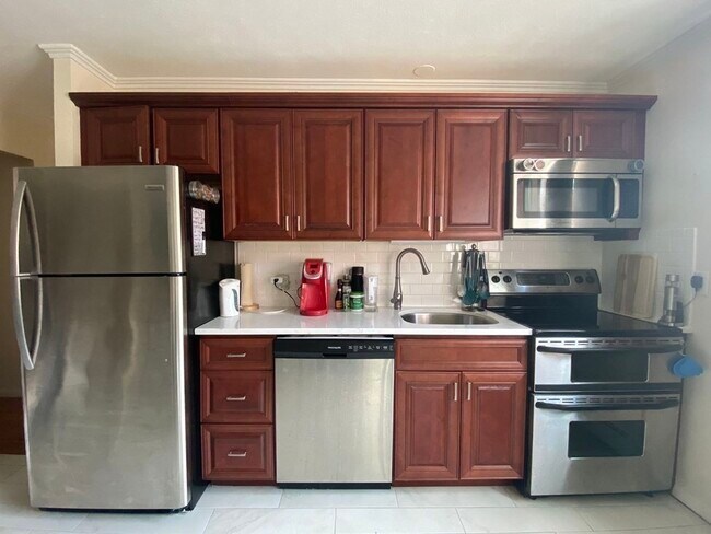 Building Photo - 9 Endicott St