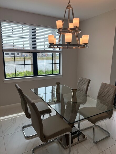 Building Photo - 15257 Zeno Way