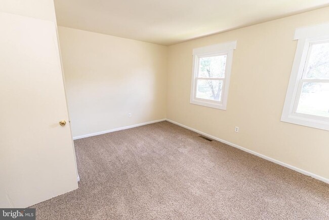 Building Photo - 746 Hemlock St