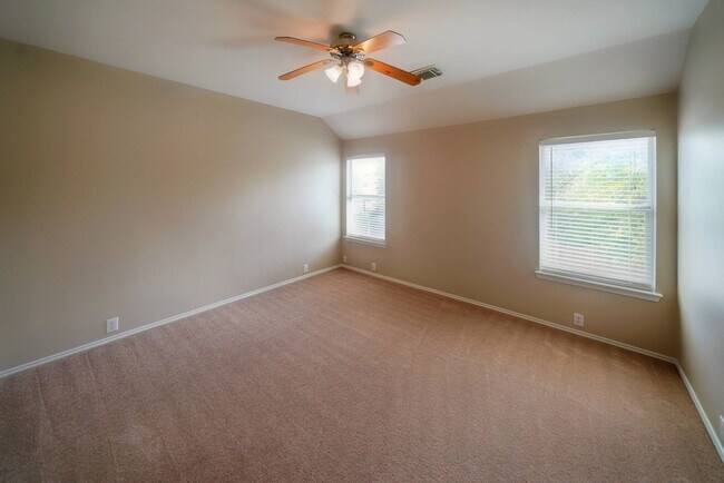 Building Photo - 4736 Green Bluff Dr