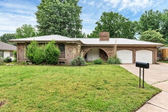 Building Photo - 1306 Brookfield Ln