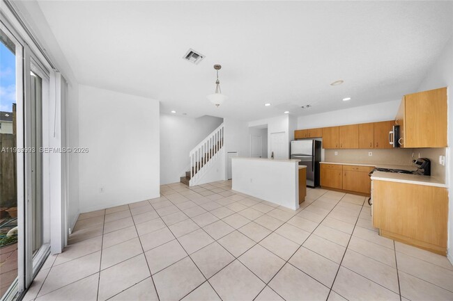 Building Photo - 951 NE 42nd Terrace