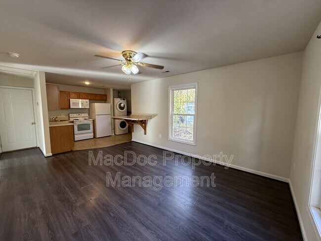 Building Photo - 241 Cambridge St