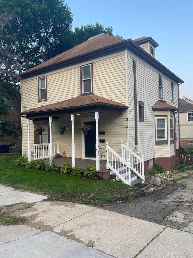 315 N Main St 315 N Main St Algonquin IL 60102 Apartment Finder