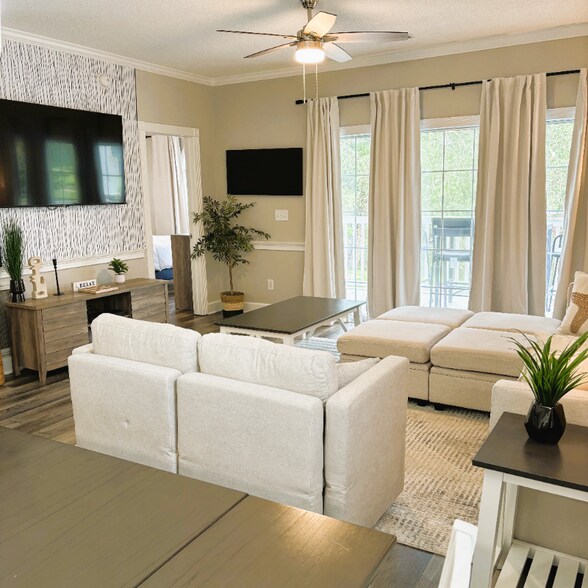 Building Photo - 4713 Wild Iris Dr