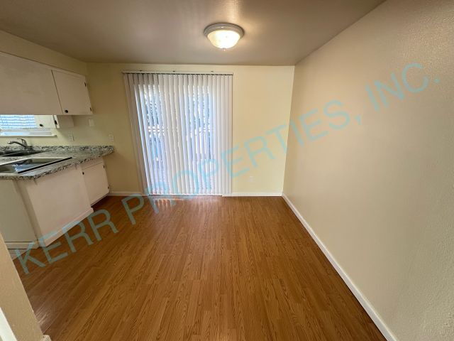 Building Photo - Charming 2-Bed Gem in Gresham – Spacious Comfort with 1.5 Baths & 1029 Sq. Ft.!