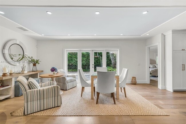 Building Photo - 1550 Taragona Dr