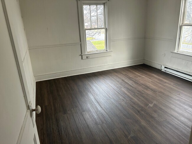 Building Photo - 3476 Winchester Ave
