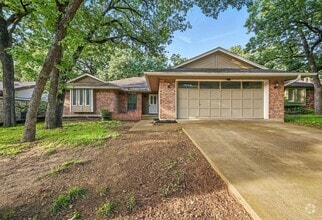 Building Photo - Charming Updated Home Near DFW Airport | 3...