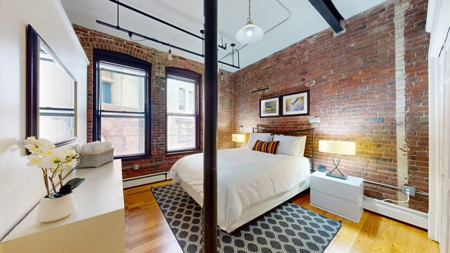 Building Photo - 19 Stanhope St