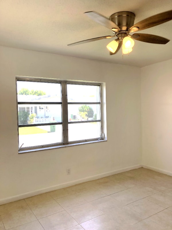 Building Photo - 8409 NW 59th Ct