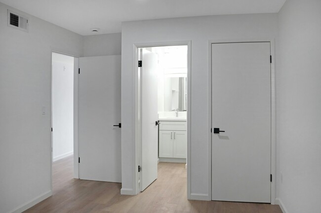 Building Photo - 55 Marinero Cir