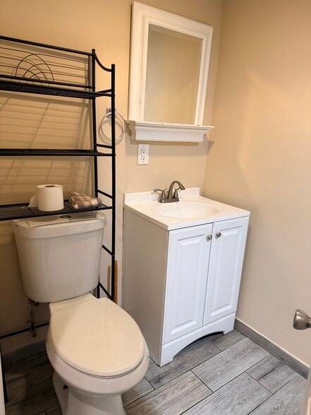 Bathroom - 8836 Cottage St