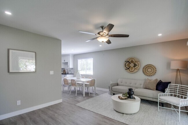 Floorplan - THE POINTE - JUST RENOVATED! Luxurious Community, W/D In Unit
