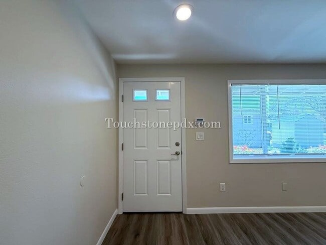 Building Photo - 5116 SE Mitchell St